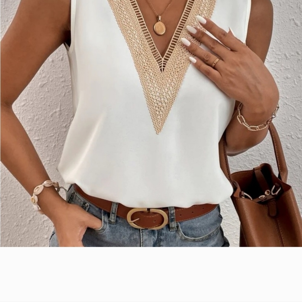 Bohemian crochet v-neck top - Picture 3 of 5